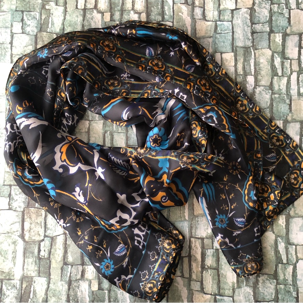 Soft Patterned Scarf